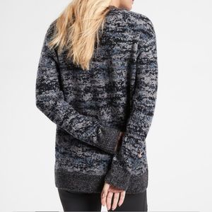 Awesome casual Athleta cardigan! Pair with leggings (covers bum) or jeans.